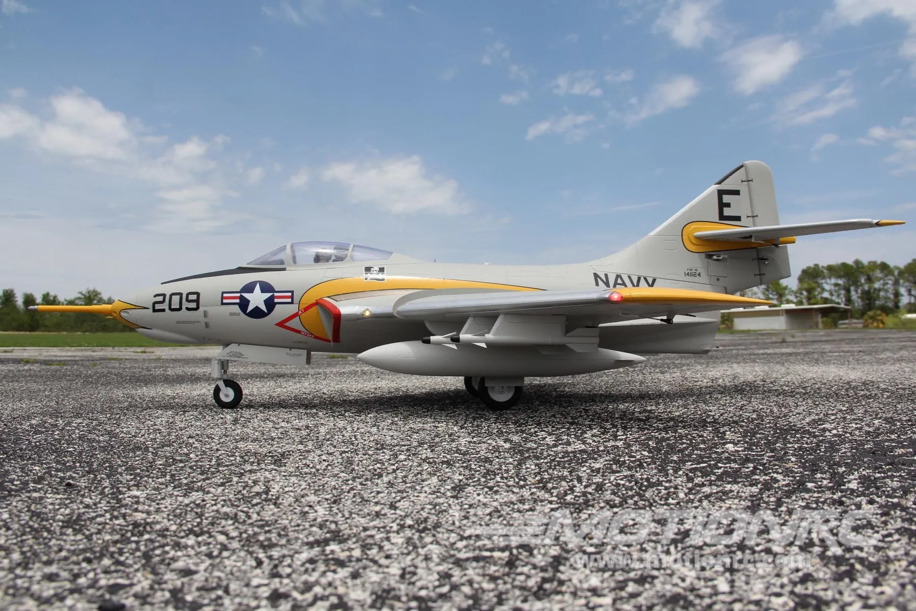 Freewing F9F-8 Cougar Super Scale 80mm EDF with Gyro - PNP