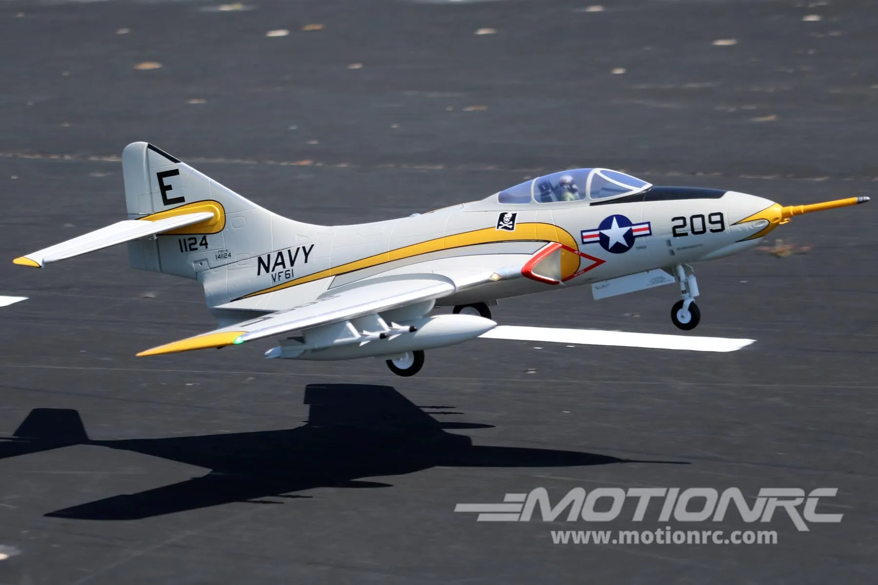 Freewing F9F-8 Cougar Super Scale 80mm EDF with Gyro - PNP