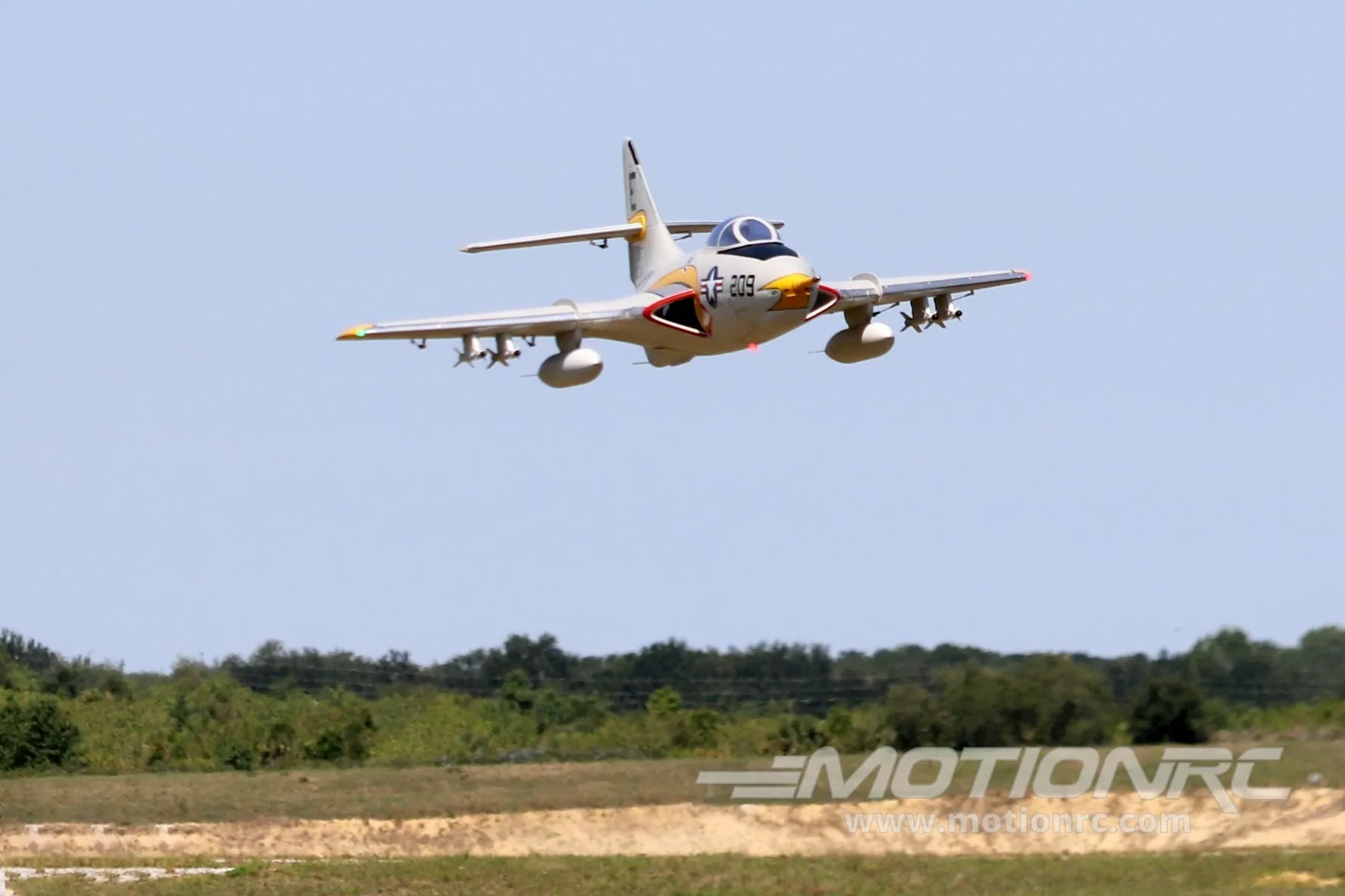 Freewing F9F-8 Cougar Super Scale 80mm EDF with Gyro - PNP