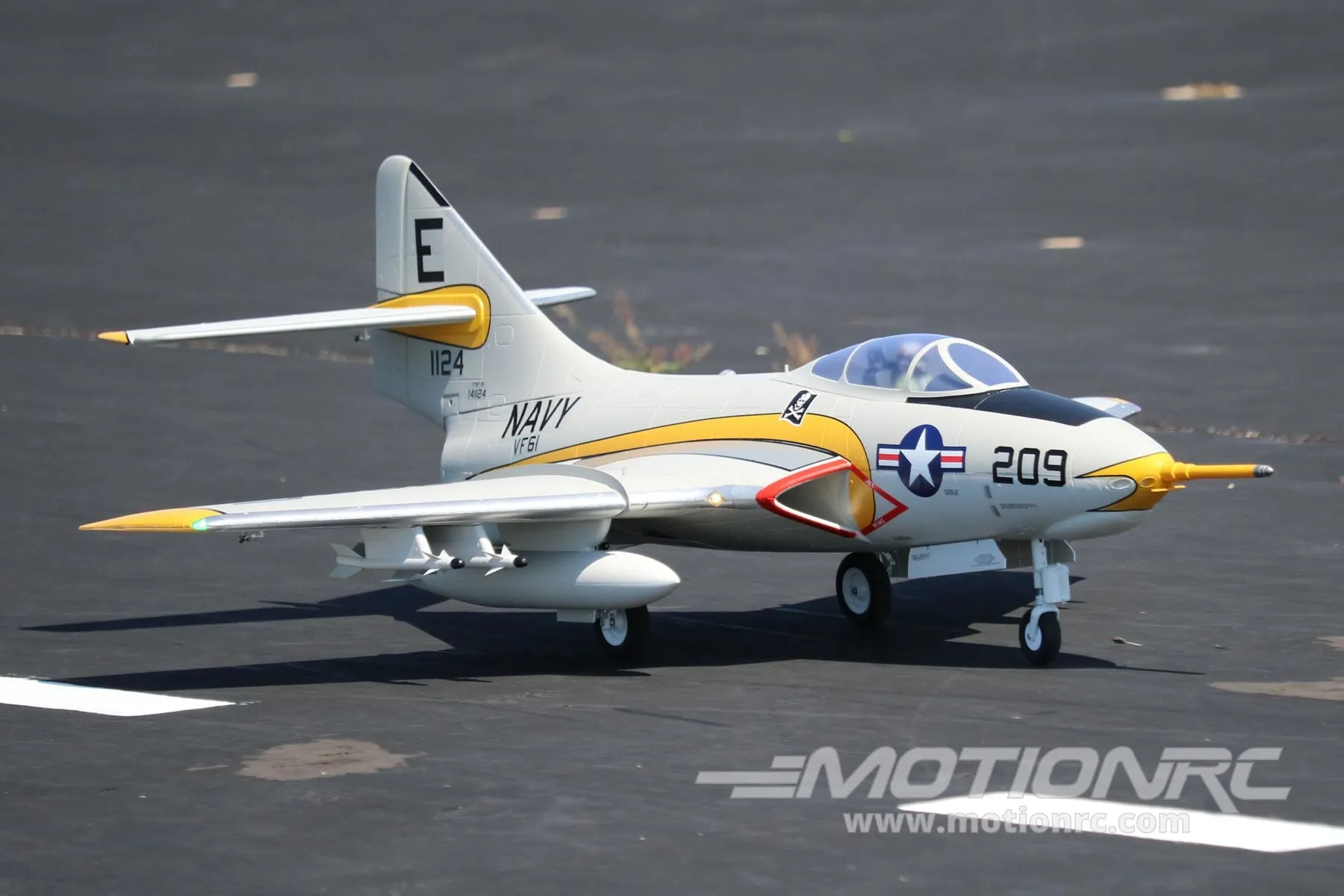 Freewing F9F-8 Cougar Super Scale 80mm EDF with Gyro - PNP