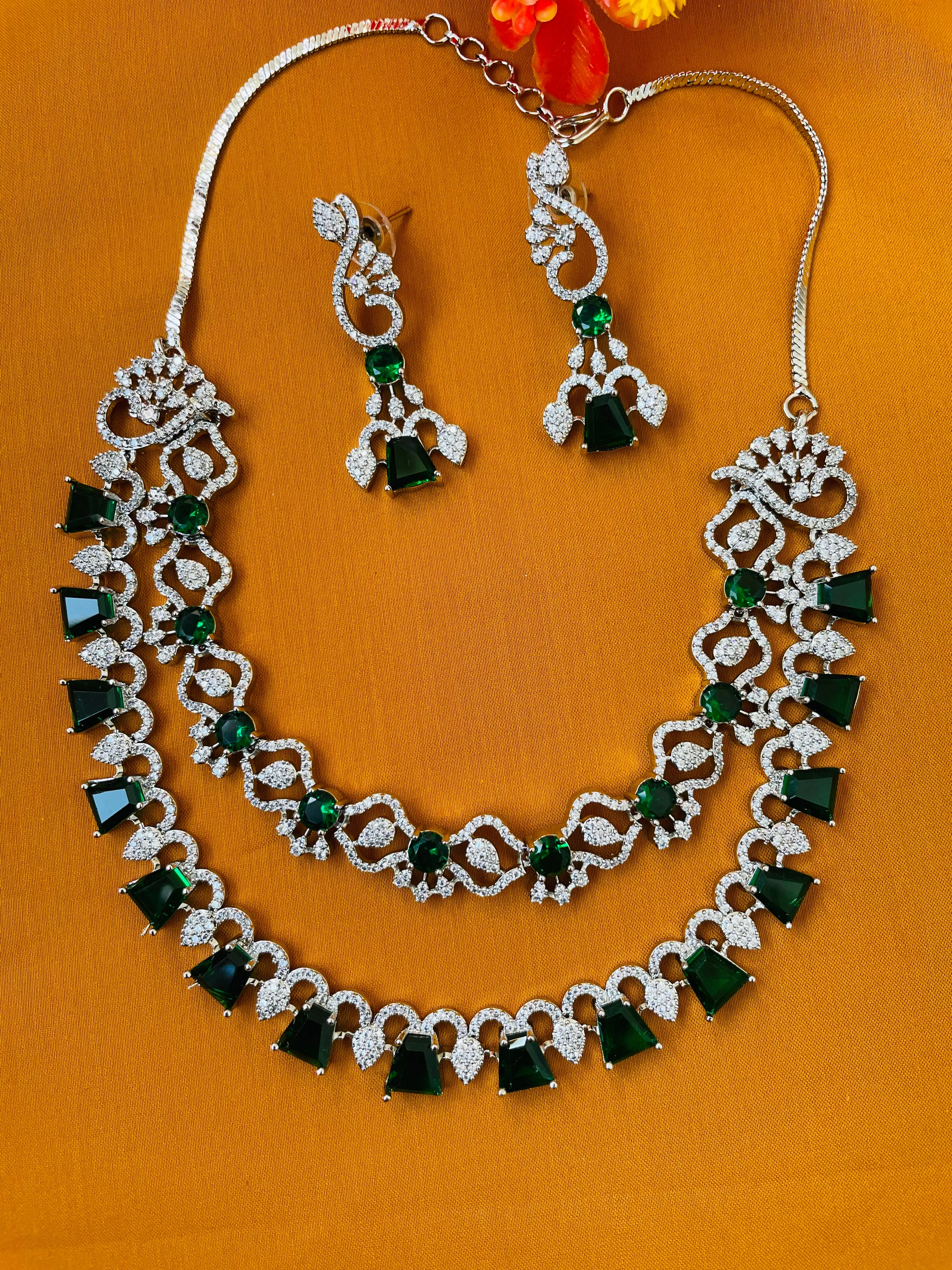 GREEN LAYERED NECKLACE-Elegance121