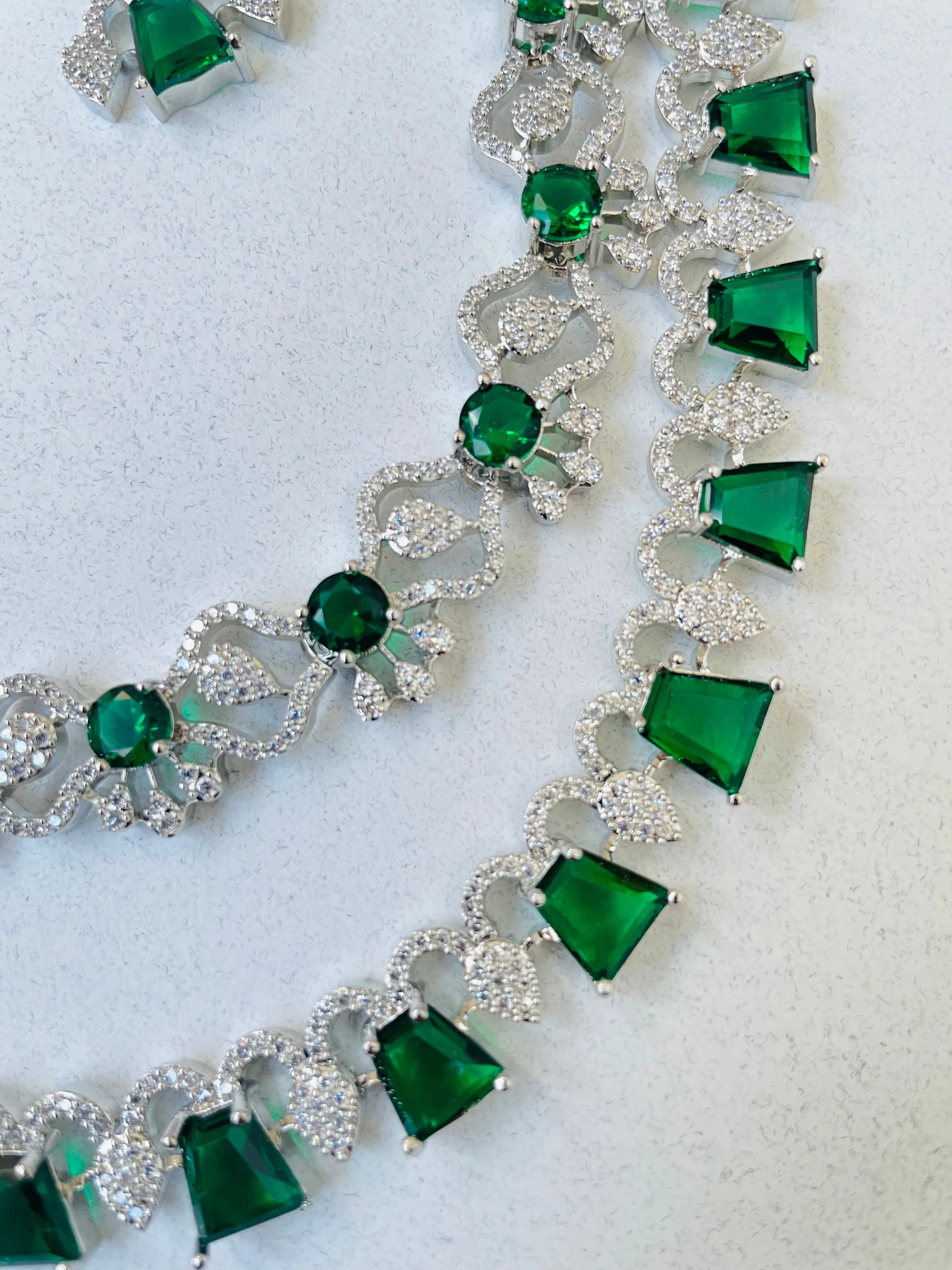 GREEN LAYERED NECKLACE-Elegance121