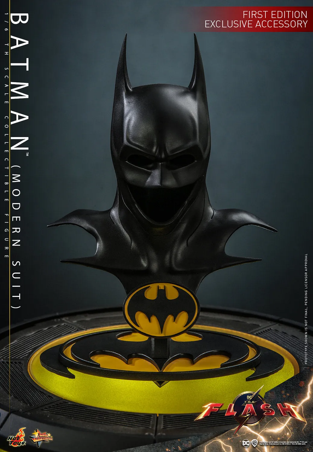 Hot Toys Batman (Modern Suit) *Pre-Order