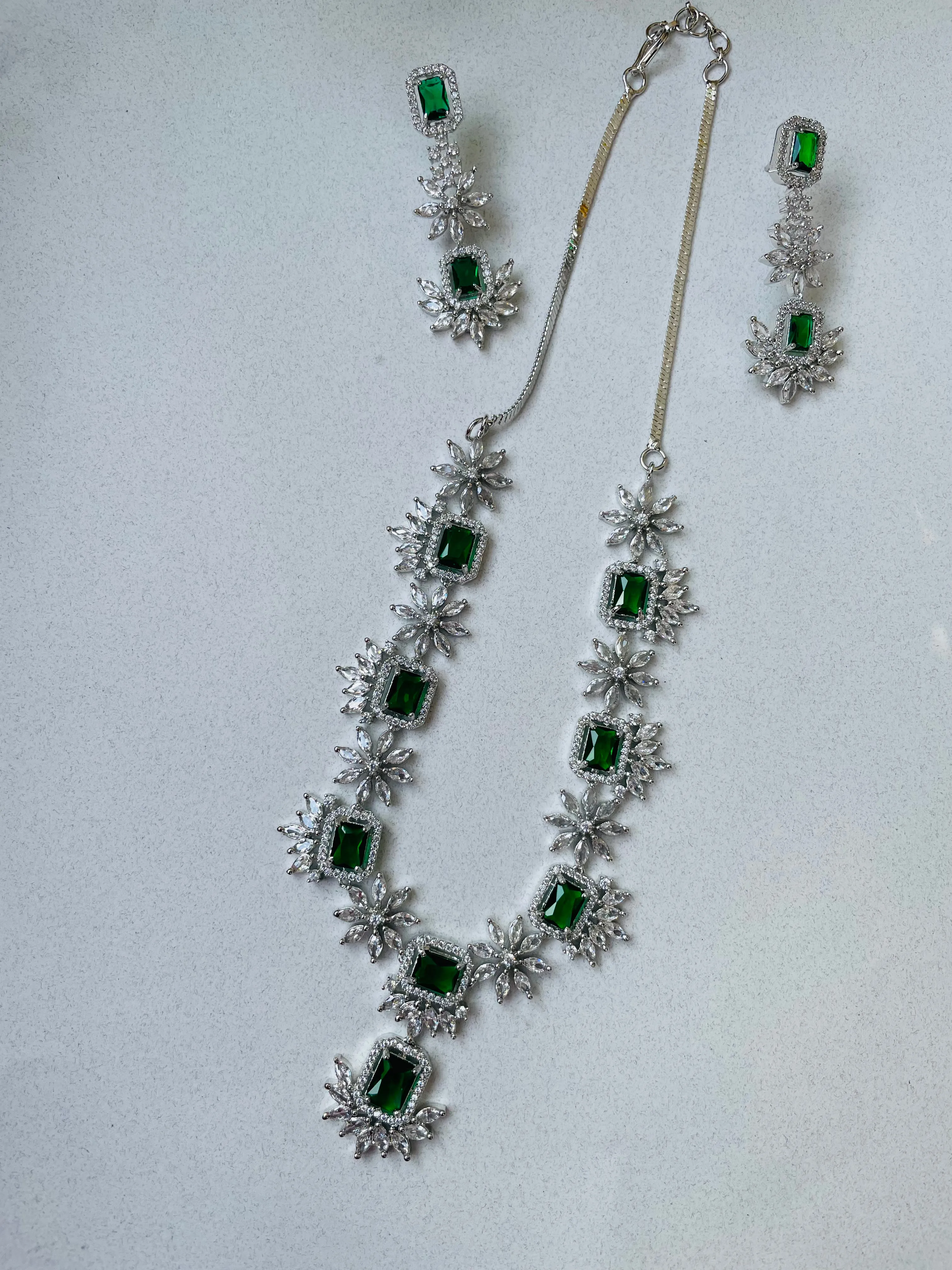 MATINEE GREEN ZIRCONIA NECKLACE-Elegance144