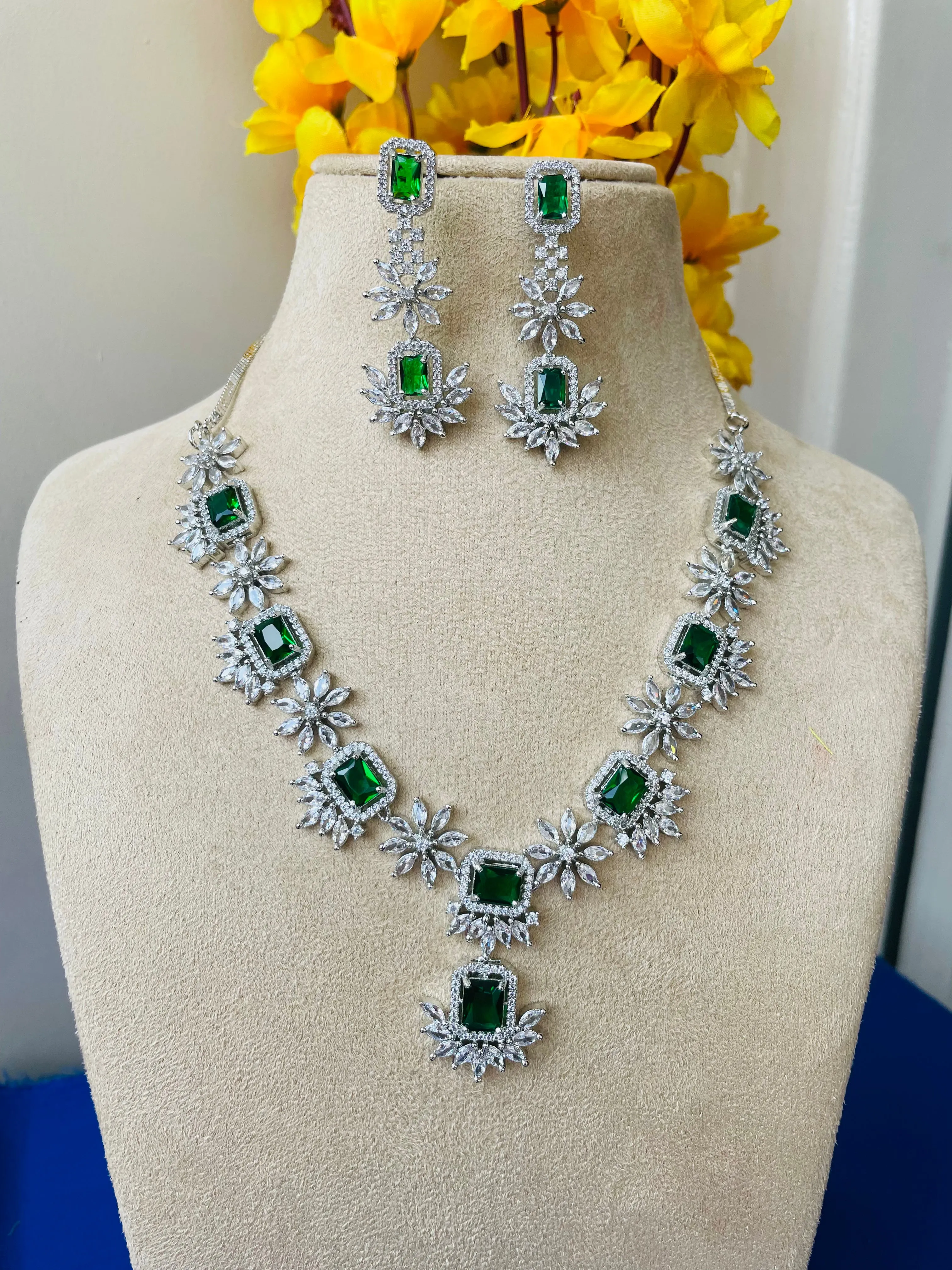 MATINEE GREEN ZIRCONIA NECKLACE-Elegance144