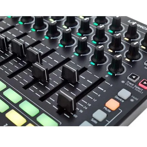 Novation LAUNCH CONTROL XL MK2 Performance Controller