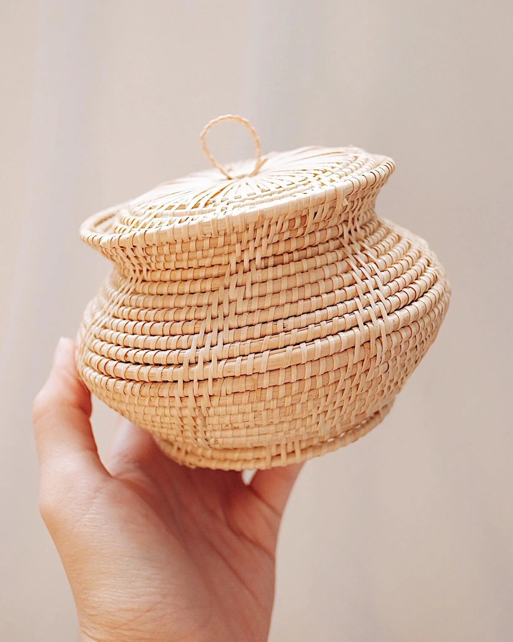 Sun Drop Rattan Storage Box with Lid