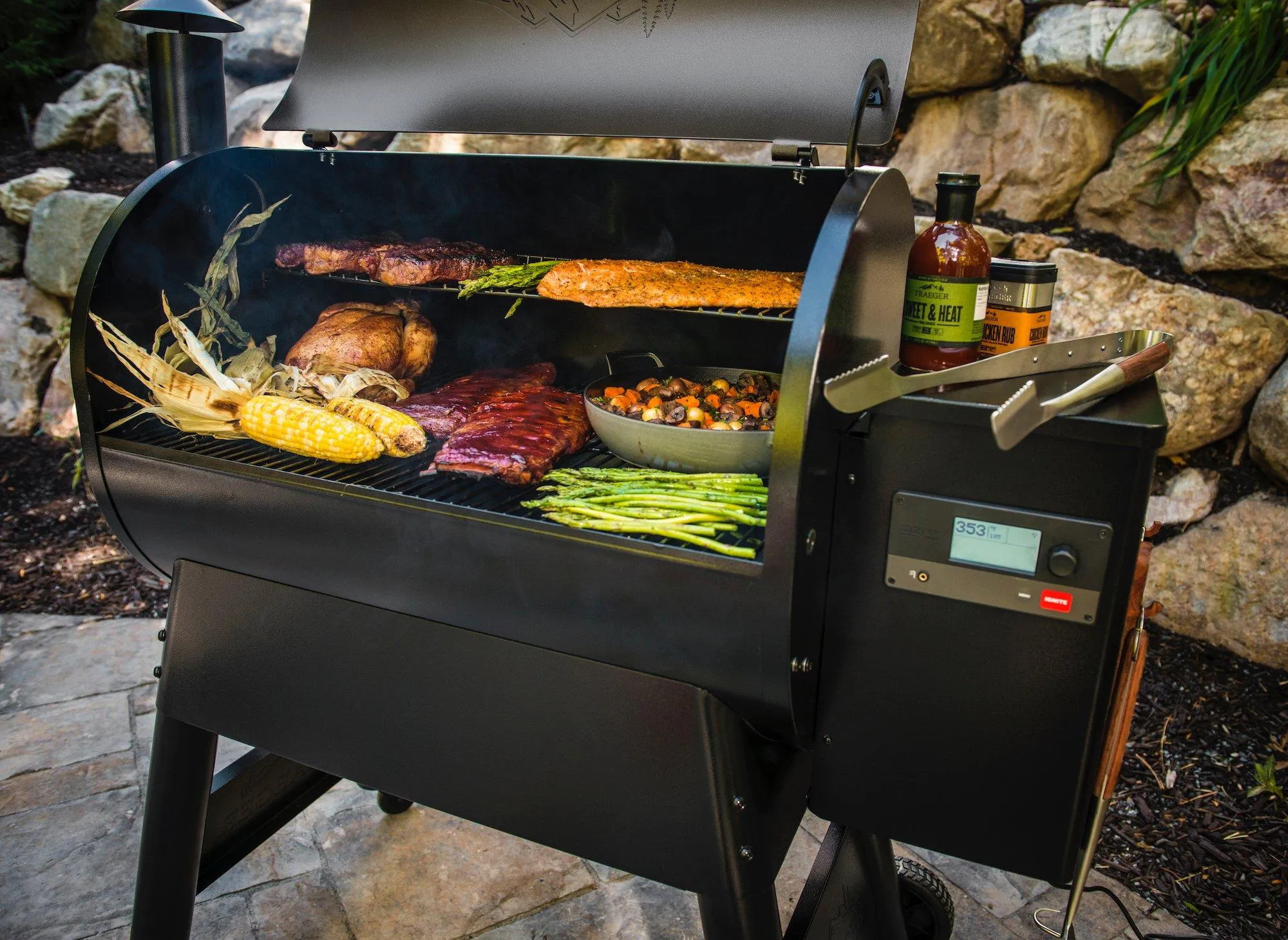 Traeger Pro 780 Black Wood Pellet Grill-TFB57GLE2